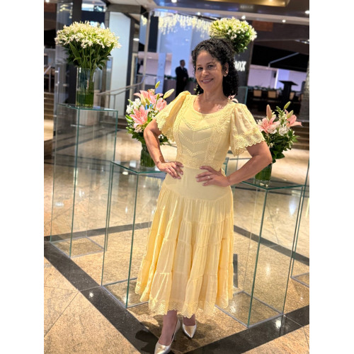 VESTIDO MIDI COM GUIPIR VAZADO VESTIDO MIDI COM GUIPIR VAZADO